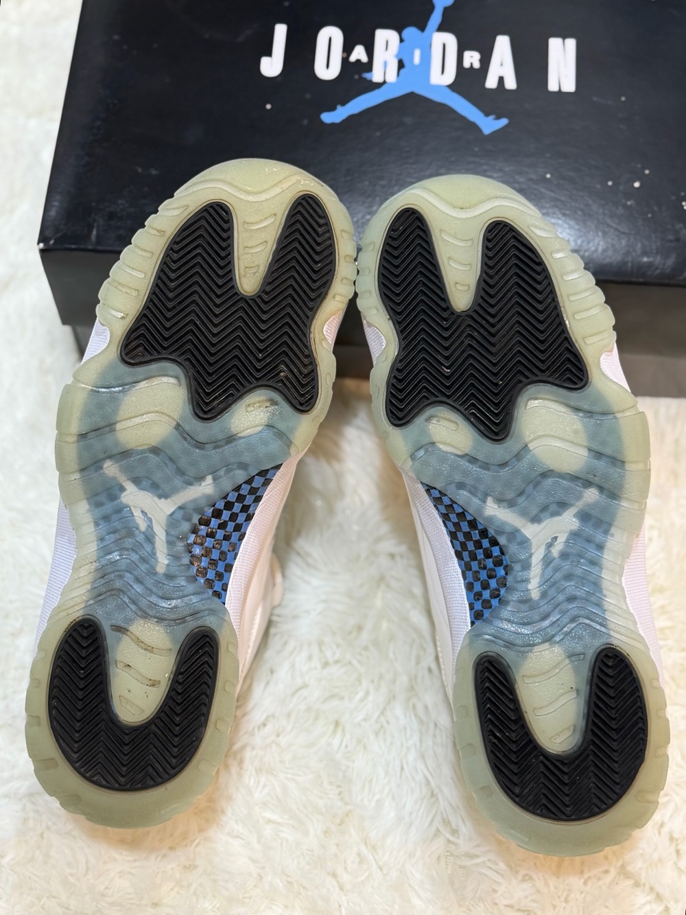 Jordan 11 Retro Low Legend Blue - Men’s 9.5 / Women’s 11 - AV2187-117 - Picture 5 of 10